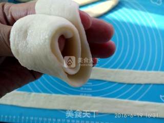 #aca烤明星大赛#milk-flavored Big Flower Roll recipe