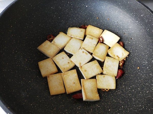 Stir-fried Tofu with Spring Leek recipe