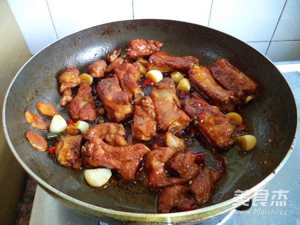 Garlic Spicy Pork Ribs recipe