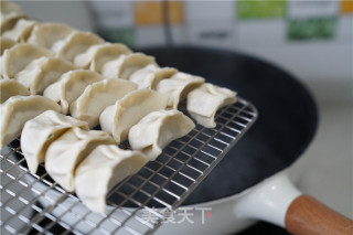 Enoki Mushroom and Celery Meat Dumplings recipe