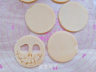 Halloween Scary Face Strawberry Pie recipe