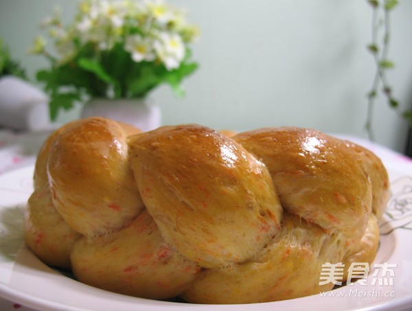 Carrot Garland Bread recipe