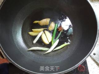 #trust之美# Braised Pig's Feet with Lotus Root recipe