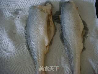 Dry Fried Yellow Croaker recipe