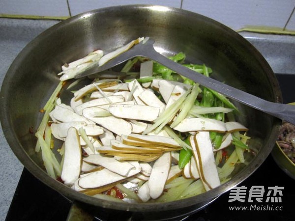 Fried Pork with Ginger and Dried Tofu recipe