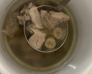 Pig Lung Olive Soup-a Soup for Nourishing Lungs and Relieving Cough in Spring and Autumn recipe