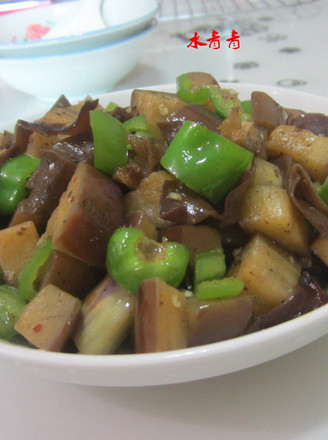 Fried Eggplant with Green Pepper and Fungus recipe