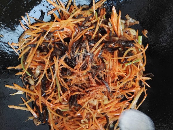 Stir-fried Pork Belly with Carrots recipe