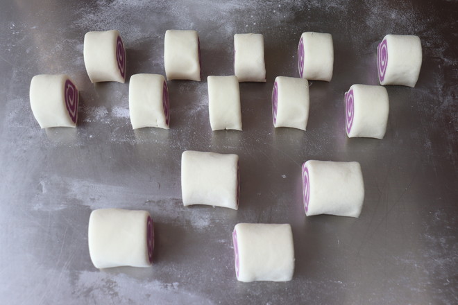 Two-color Pansy Roll recipe