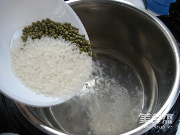 Lily Mung Bean Congee recipe