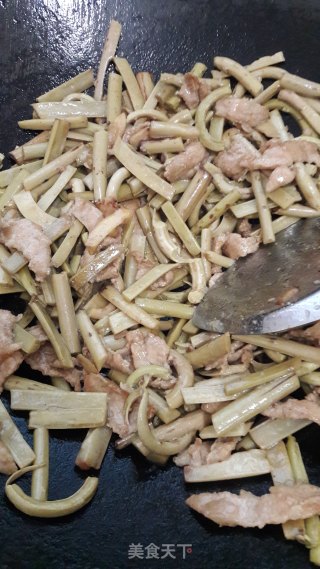 Fried Pork with Bracken recipe