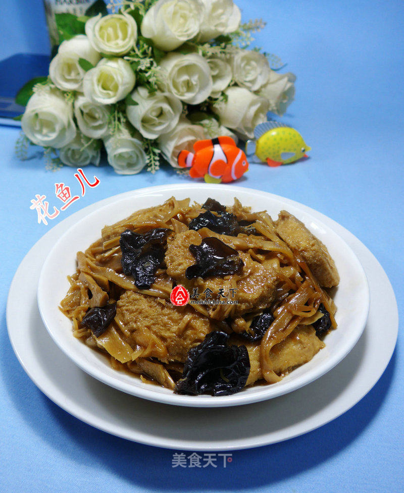 Braised Small Vegetarian Chicken with Black Fungus and Bamboo Shoots