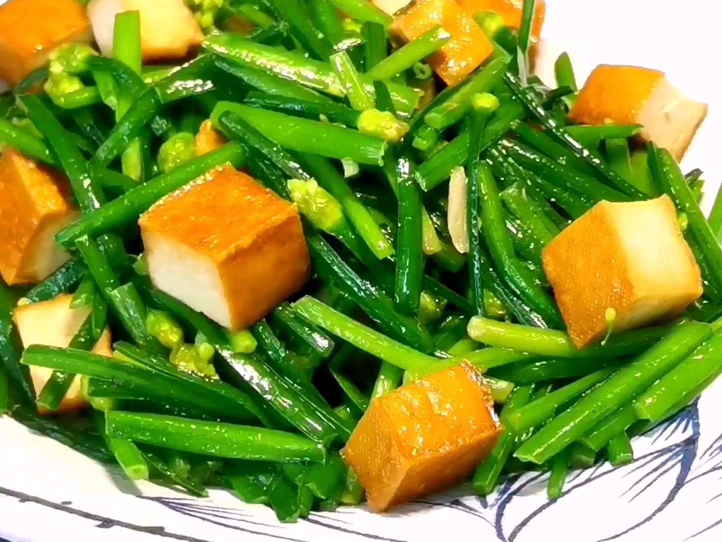 Stir-fried Chinese Chives with Five Spices