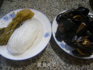 Mussels and Vermicelli Soup recipe