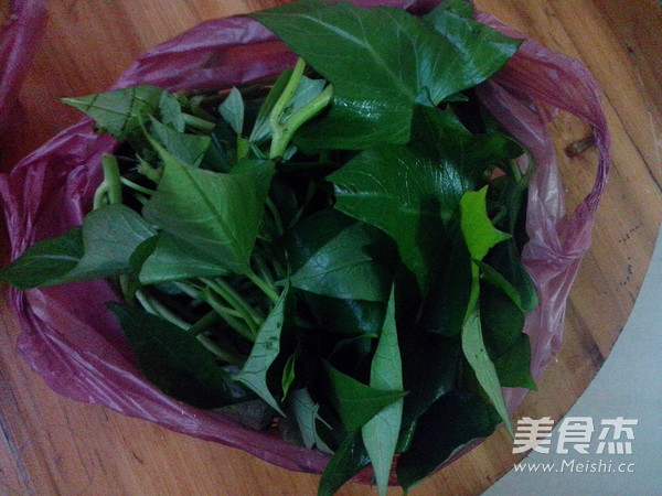 Stir-fried Sweet Potato Leaves recipe