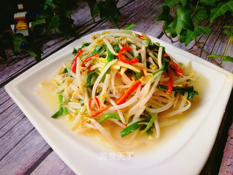 Stir-fried Leek with Mung Bean Sprouts recipe