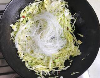 Stir-fried Vermicelli with Cabbage recipe