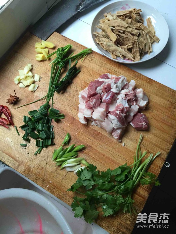 Braised Pork and Dried Bamboo Shoots recipe