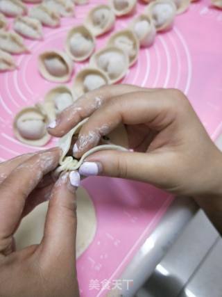 Fish-shaped Steamed Dumplings recipe
