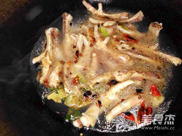 Sophora Flower Cake Ground Pot Chicken Feet recipe