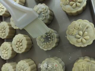 Cantonese-style Moon Cakes recipe