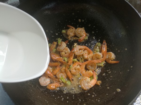 Nutritious and Delicious Shrimp Tofu Can be Made in The Microwave recipe