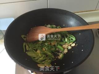 Stir-fried Cuttlefish with Chili recipe