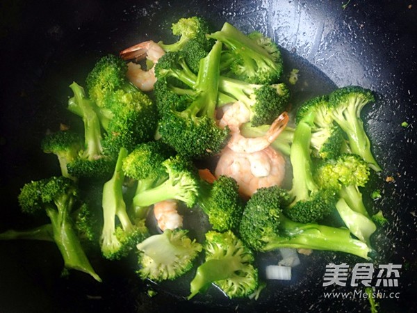 Stir-fried Shrimp with Broccoli recipe