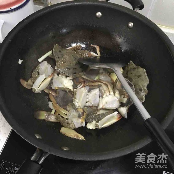 Stir-fried Flower Crab Soy Sauce and Oyster Sauce Love Each Other recipe