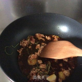 Spicy Bonbon Braised Crucian Carp recipe
