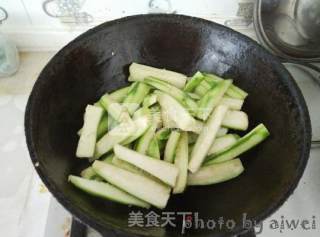 Steamed Loofah with Clams recipe