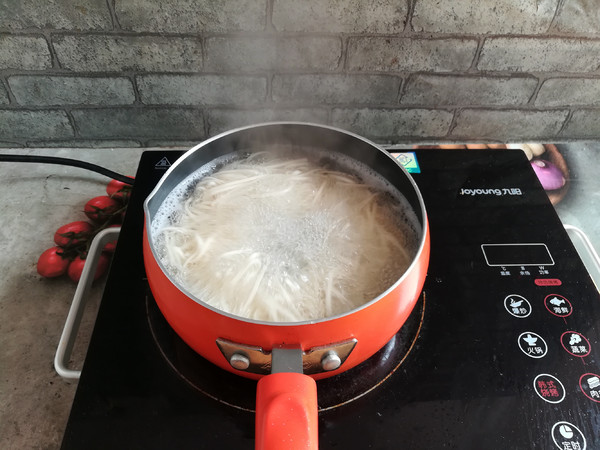 Noodles with Mushroom Sauce recipe