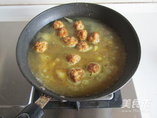 Curry Meatballs and Vermicelli Claypot recipe