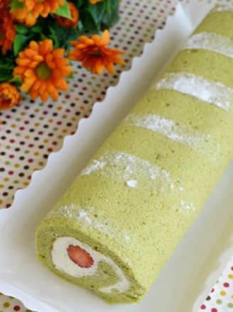 Matcha Cream Layer Cake Roll