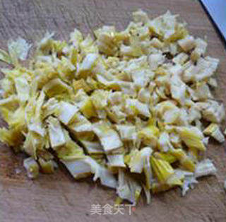 Lamb's Tail Bamboo Shoots Mixed with Chrysanthemum Buds recipe