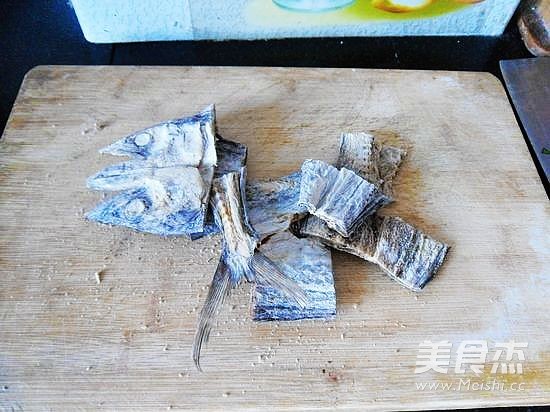 Steamed Salted Fish with Green Beans recipe