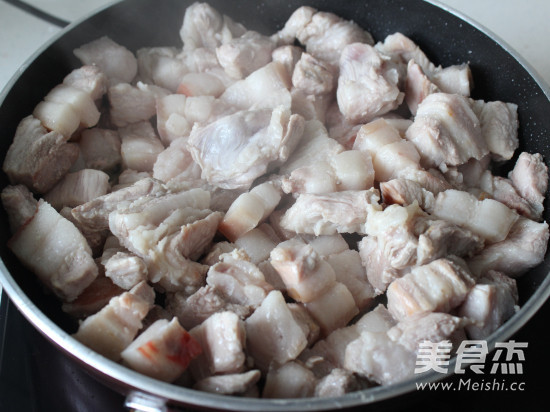 Braised Pork with Lotus Seeds recipe