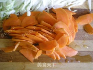 Stir-fried Vermicelli with Cabbage and Carrot recipe