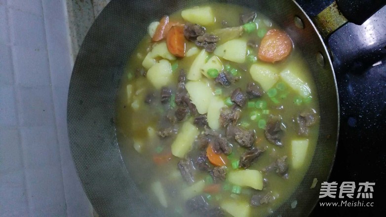 Yak Stew with Curry Potatoes recipe