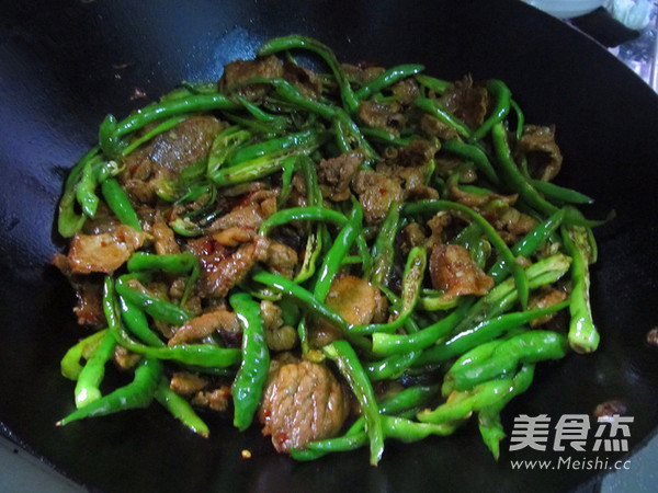 Fried Pork with Chili recipe