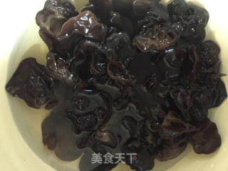 Braised Chicken with Black Fungus recipe
