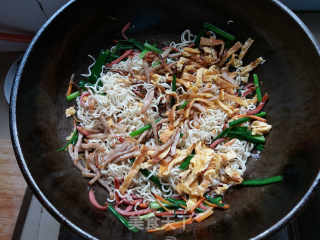 Colorful Fried Noodles recipe