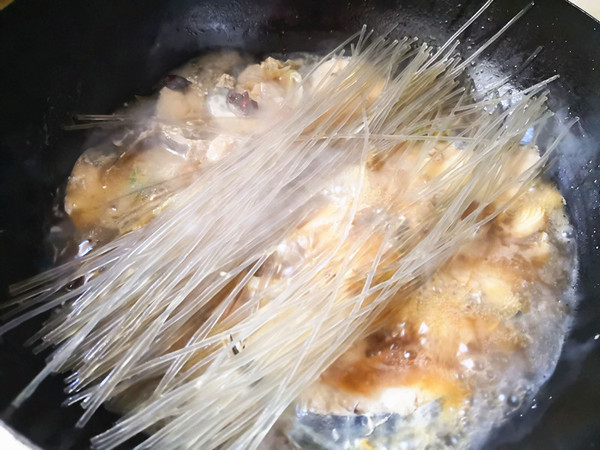 Spanish Mackerel Stewed Vermicelli recipe
