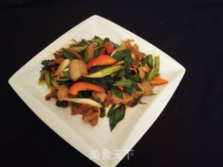 Stir-fried Pork Belly with Garlic Sprouts recipe