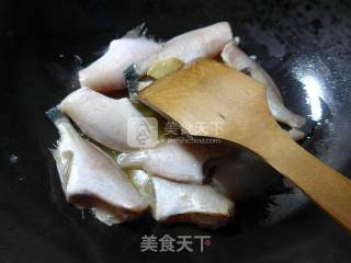 Braised Small Rubber Fish with Shacha Sauce recipe