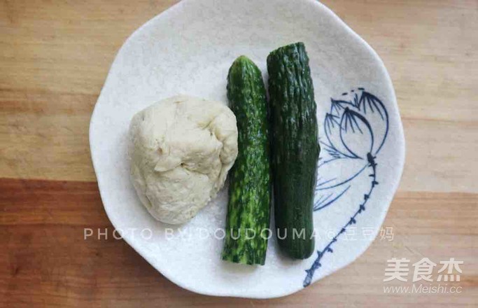 Fried Gluten with Cucumber recipe