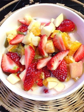 Easy Strawberry Salad recipe