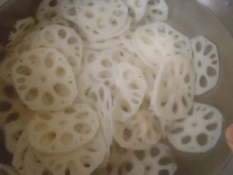 Lotus Root in Lotus Pond recipe