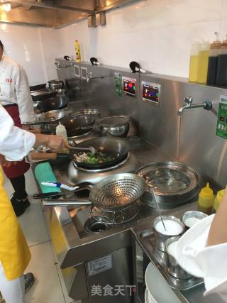 Stir-fried Pork with Broccoli and White Mushroom recipe