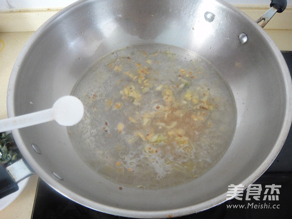 Broccoli Stewed with Preserved Egg recipe